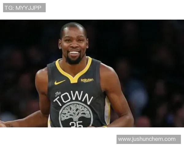 以NBA总冠军奖杯为象征的篮球荣耀与传奇历程解析